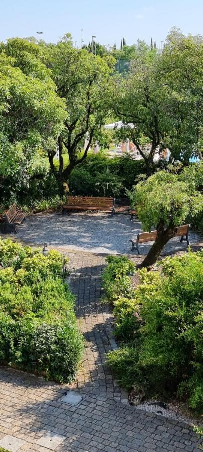 Dolce Blu Sirmione Lejlighed Rivoltella del Garda Eksteriør billede